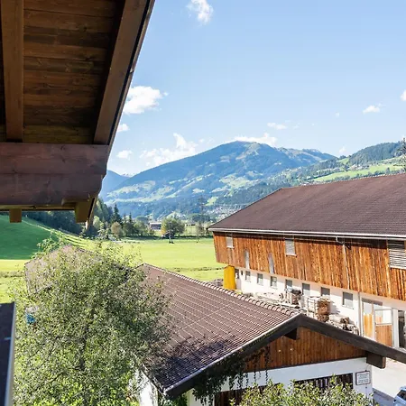 In With Mountain View Апартаменты